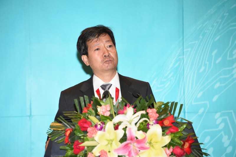 国家能源局新能源司副司长梁志鹏作主旨报告